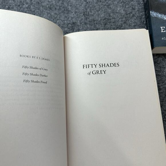 Fifty Shades of Grey Box set Of (3) Paperback First Edition (2012) Very Good - Picture 9 of 14